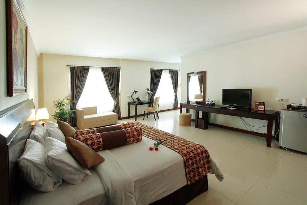 Gowongan Inn Yogyakarta Room photo