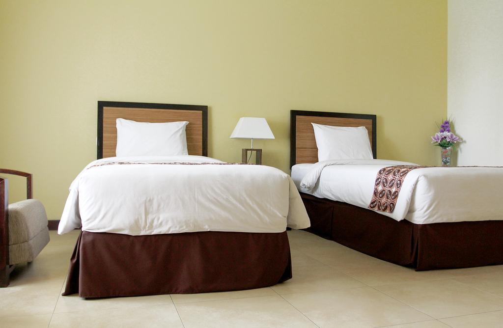 Gowongan Inn Yogyakarta Room photo
